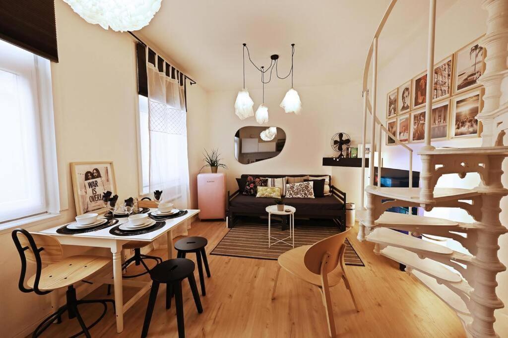 Stylish Duplex In The Heart Of Centre Apartment